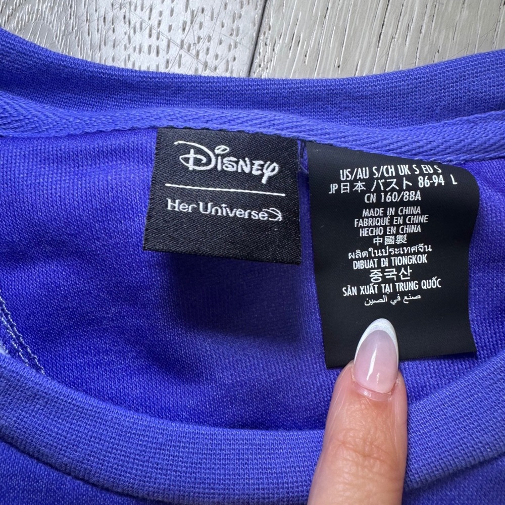 Her universe Walt Disney world Cinderella castle blue sweatshirt long sleeve sm - Picture 4 of 9